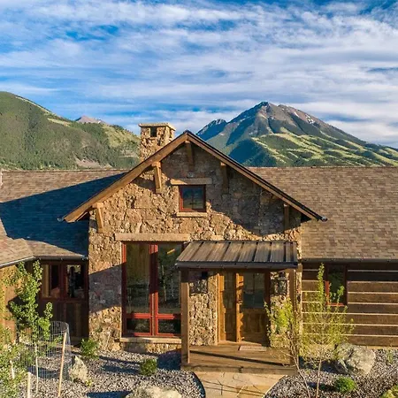 Emigrant Peak Lodge